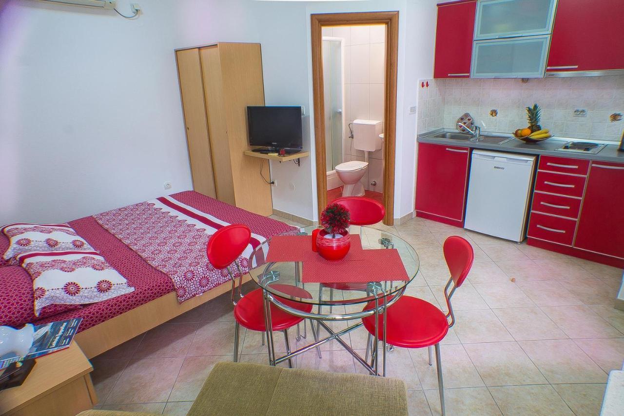 Dmm Apartments Tivat Exterior photo