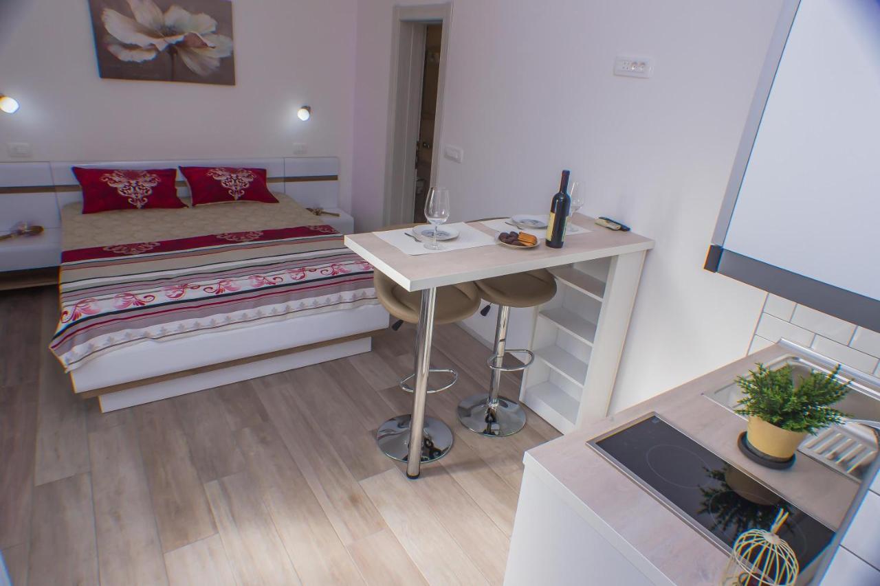Dmm Apartments Tivat Exterior photo