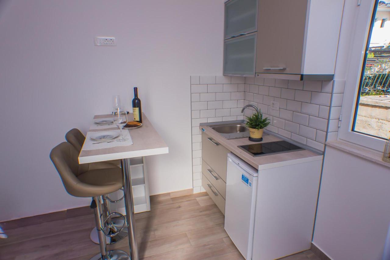 Dmm Apartments Tivat Exterior photo