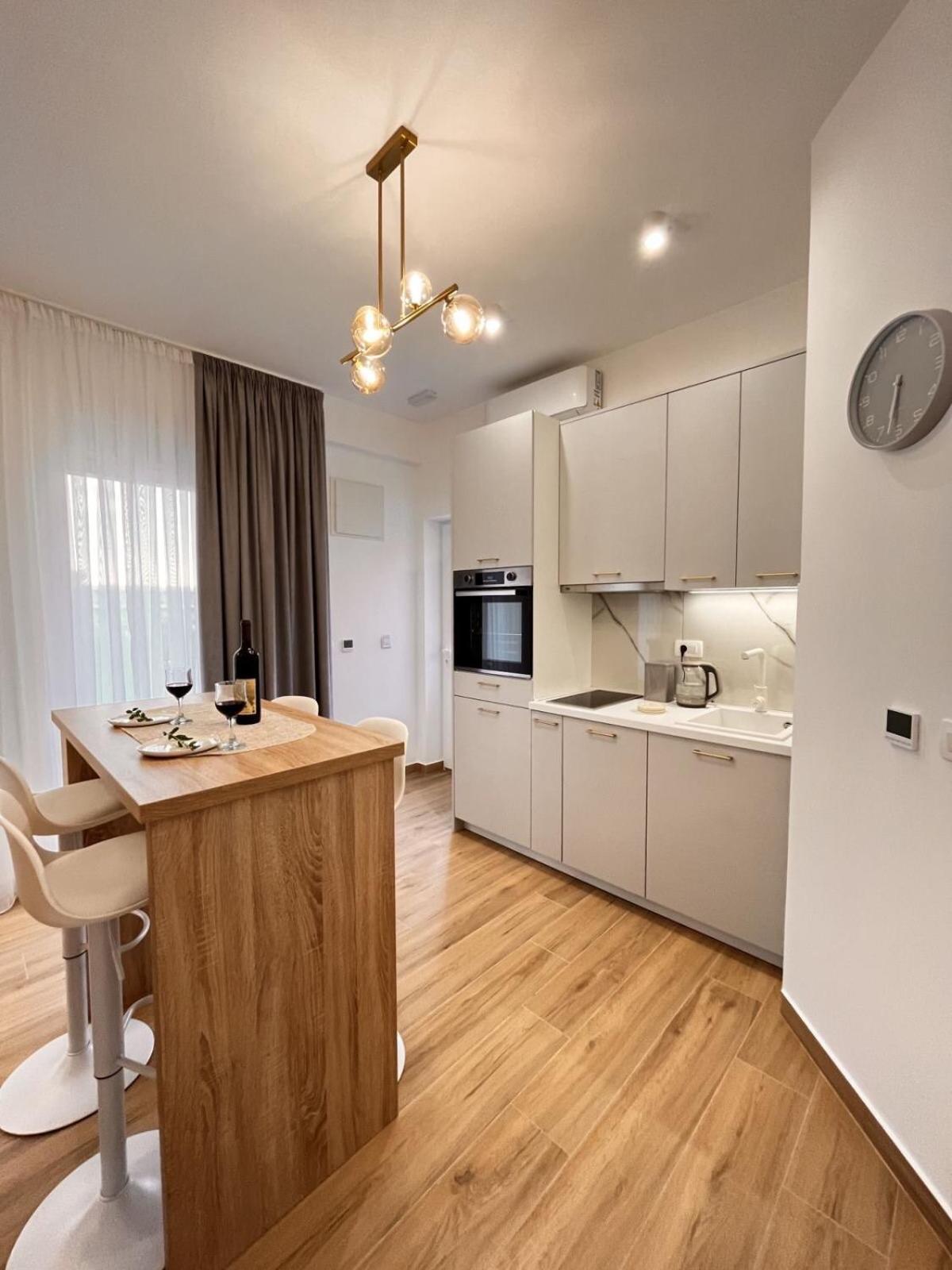 Dmm Apartments Tivat Exterior photo